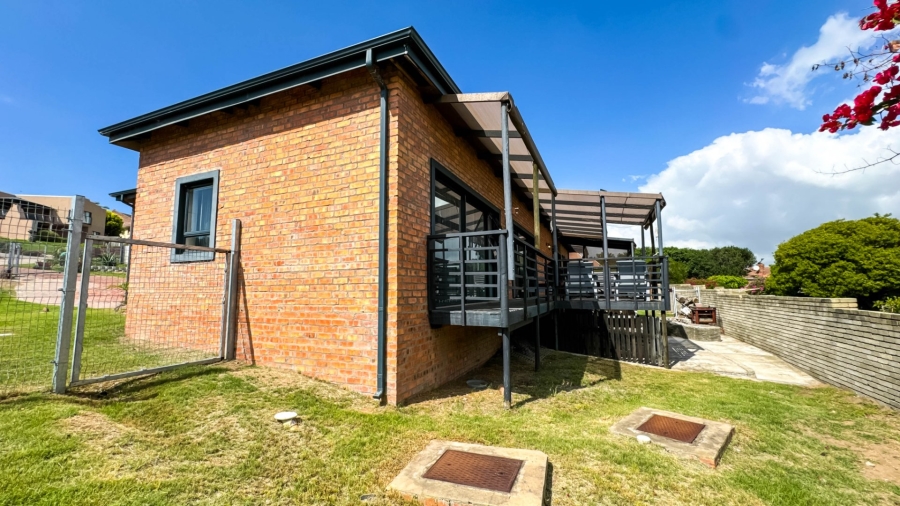 4 Bedroom Property for Sale in Fraaiuitsig Western Cape